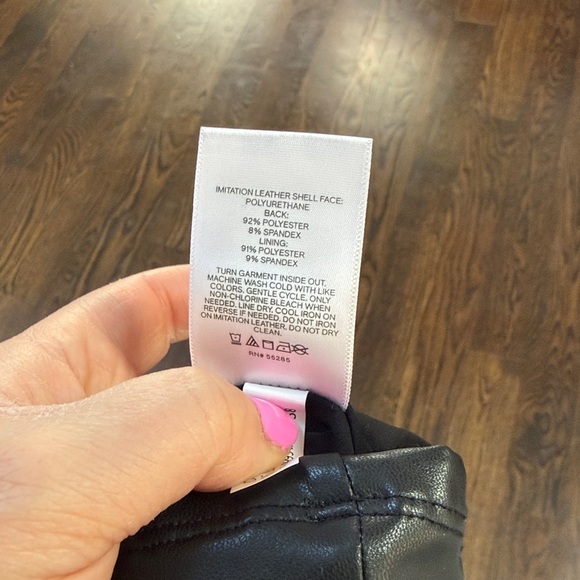 Express Black Body Contour crop top size Xl - Picture 5 of 5